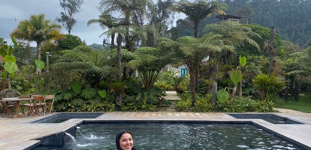 Model - Iris Moira feet