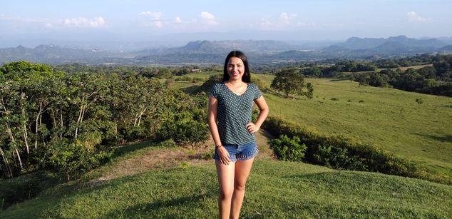 Model - Iris Moira feet