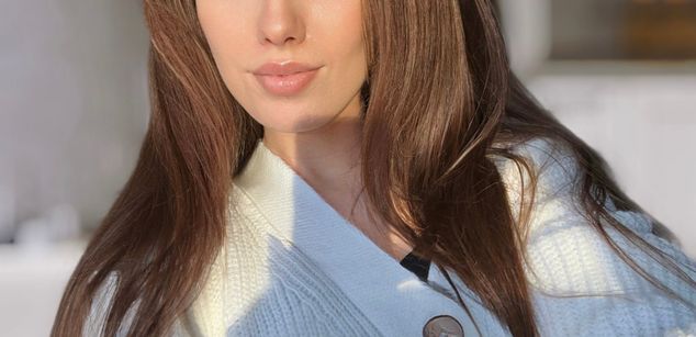 Model - Vanessa Evans humiliation