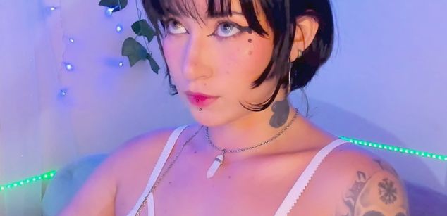 Model - Akina Shikashi dildos