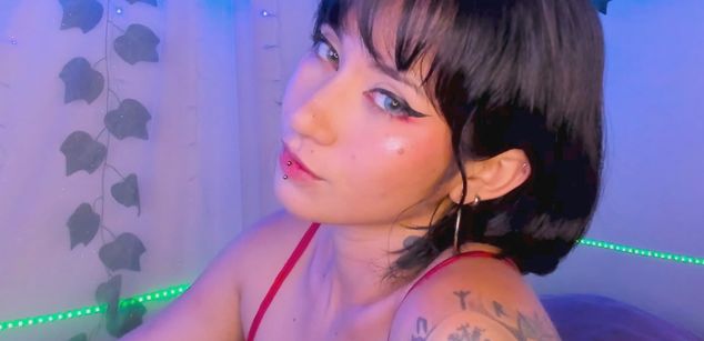 Model - Akina Shikashi dildos