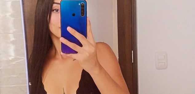 Model - amy and richard twerking