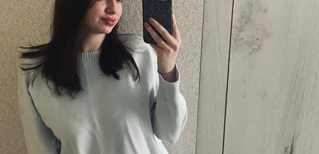 Model - Feral berry legs