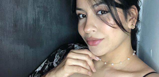 Model - Mia Saenz squirt