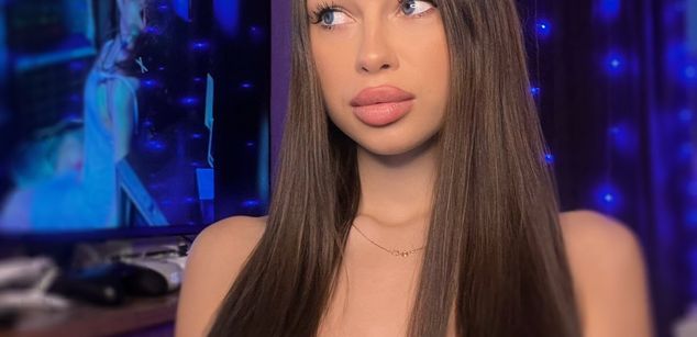 Model - Malyshka_Helen cum