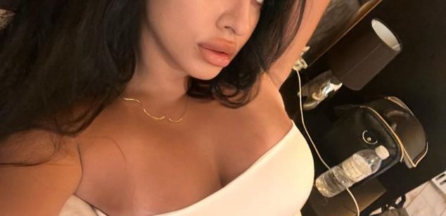 Model - natalie.luv feet