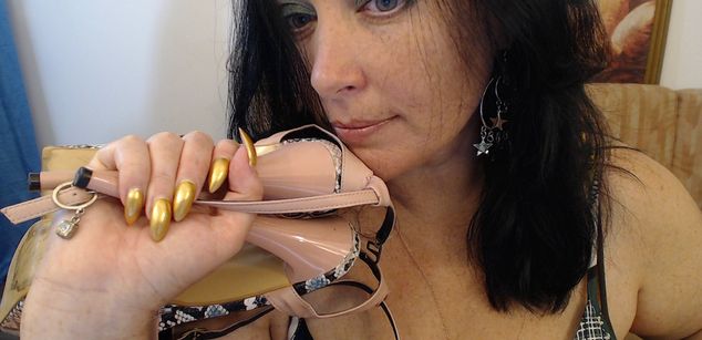 Model - BruneteBBW outfits