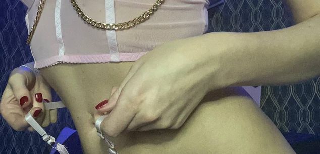 Model - Ariella sexy