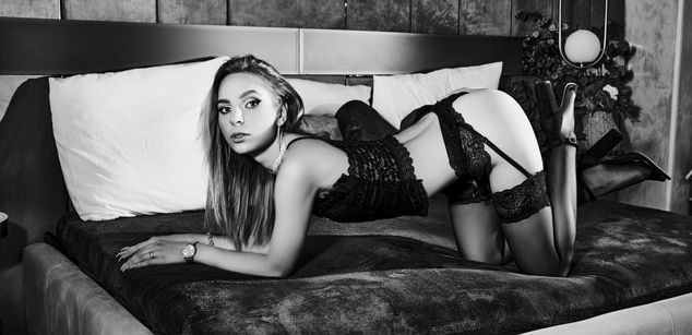 Model - KhristinaMiller dildo