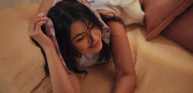 Model - April Muse pussyplay