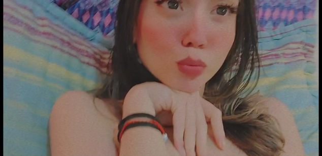 Model - kitty bigass