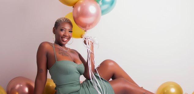 Model - LucyCheist kinky