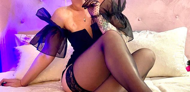 Model - Divine Kim cuckold