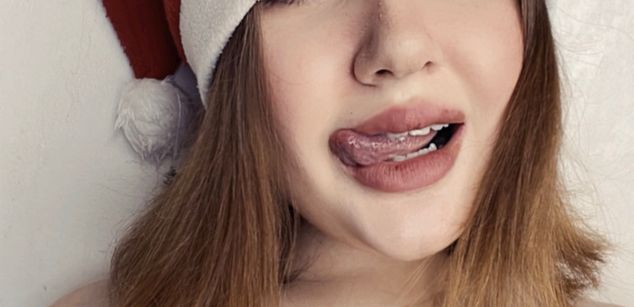 Model - Emeralda cuckold