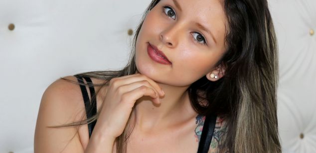 Model - CELESTE_ROSE young