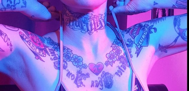 Model - Viki Vice heels