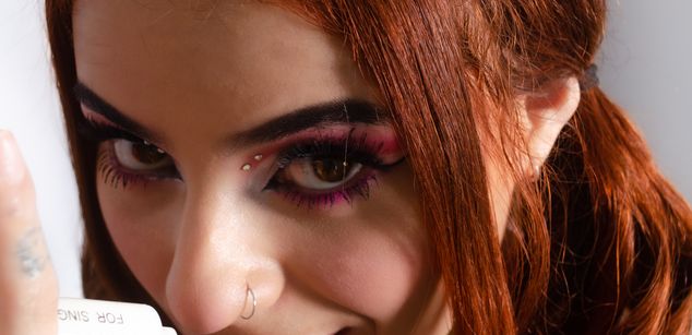 Model - AbbieRhondes fingering