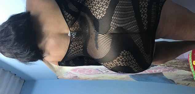 Model - Cubana bigboobs