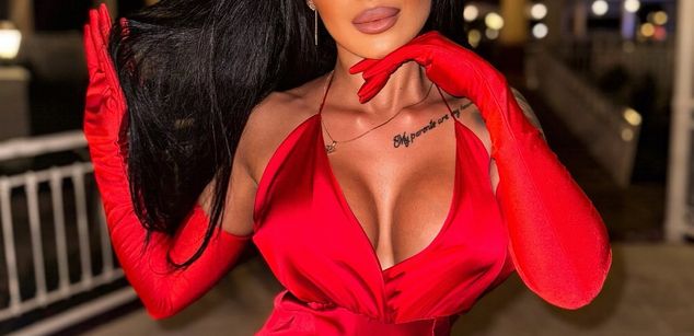 Model - AngelaMyst femdom