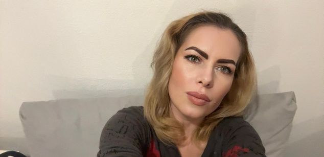 Model - BrianaSey highheel