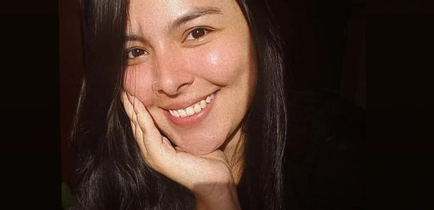 Model - Iris Moira feet