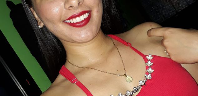 Model - Iris Moira feet