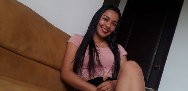 Model - Iris Moira feet