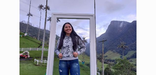 Model - Iris Moira feet