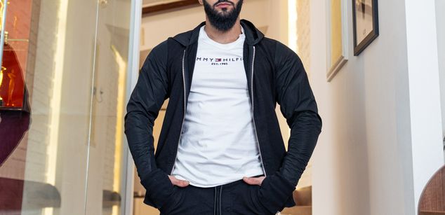 Model - MateoBennett lips