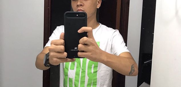 Model - Marlon Roxx oil