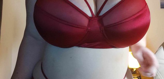 Model - CaraLollipop bigboobs