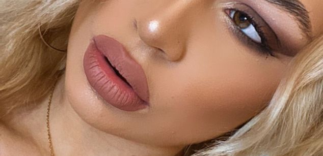 Model - CarrieBrice stockings