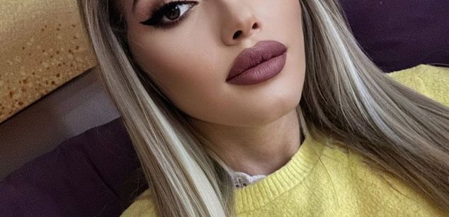 Model - SophieAnn_ lingerie