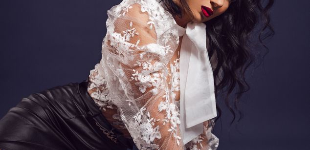 Model - BeckyShine mature