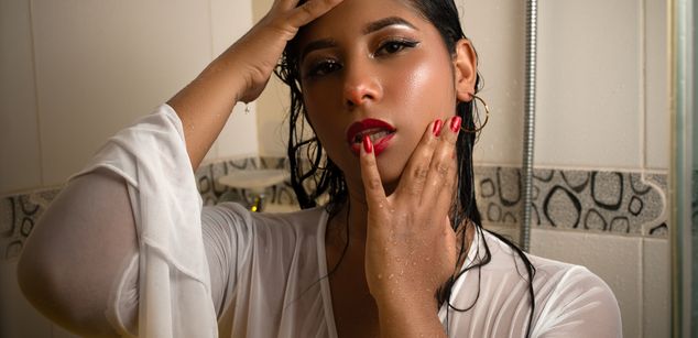 Model - EmmaCrush cum