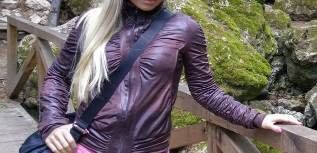 Model - Goddess Barbie Femdom Hottie joi