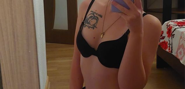 Model - RoxieJoy bigass