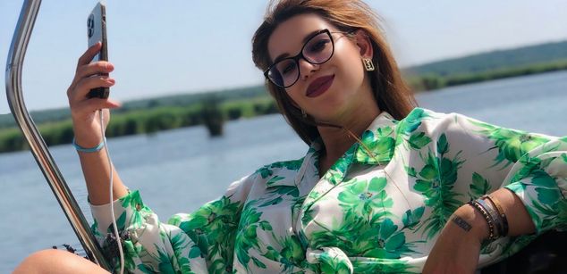 Model - NadiraNoor latin