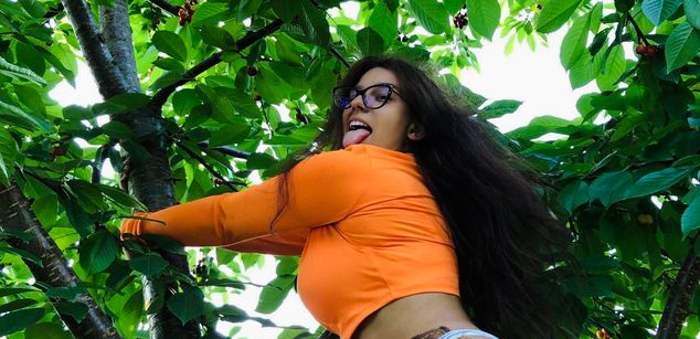 Model - NadiraNoor latin