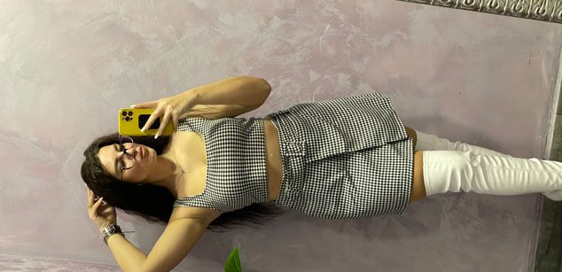 Model - NadiraNoor latin