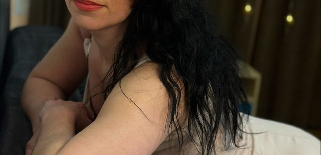 Model - Karolina striptease