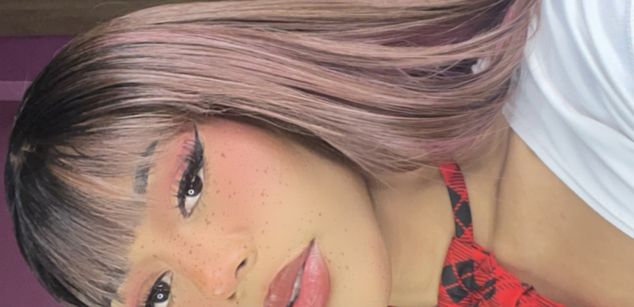 Model - Violet Myers Trans