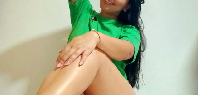 Model - Iris Moira feet