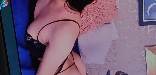 Model - CHANEL PALMER latina