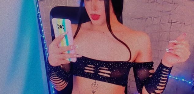 Model - CHANEL PALMER latina