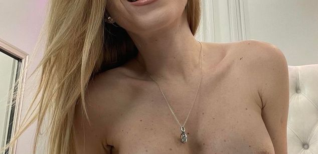 Model - Selena Falls young