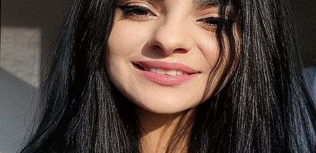 Model - nattyrp petite