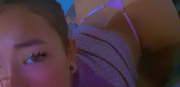 Model - Anny Williams masturbacion