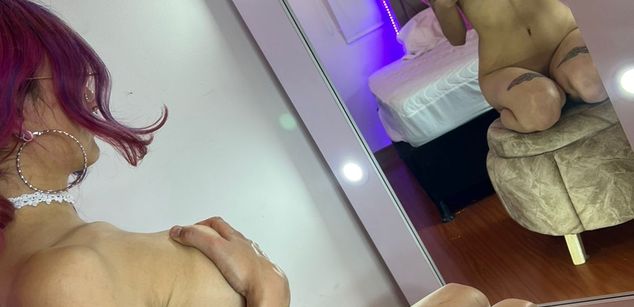 Model - VIOLETQS cum