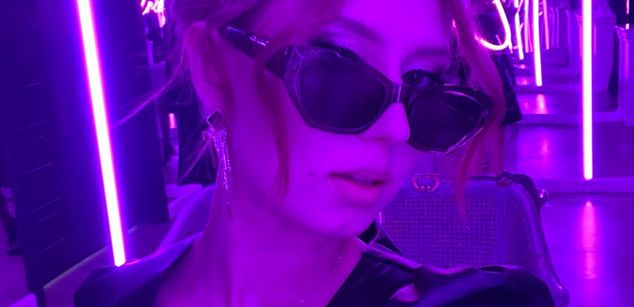 Model - Karolina slim